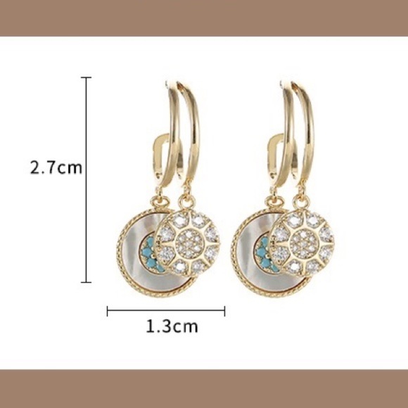 💎 FREE w/bundle❗️ PRICE🔻”Ocean’s Tears” Gold Mother of Pearl Earrings ✨💫 - Picture 10 of 10